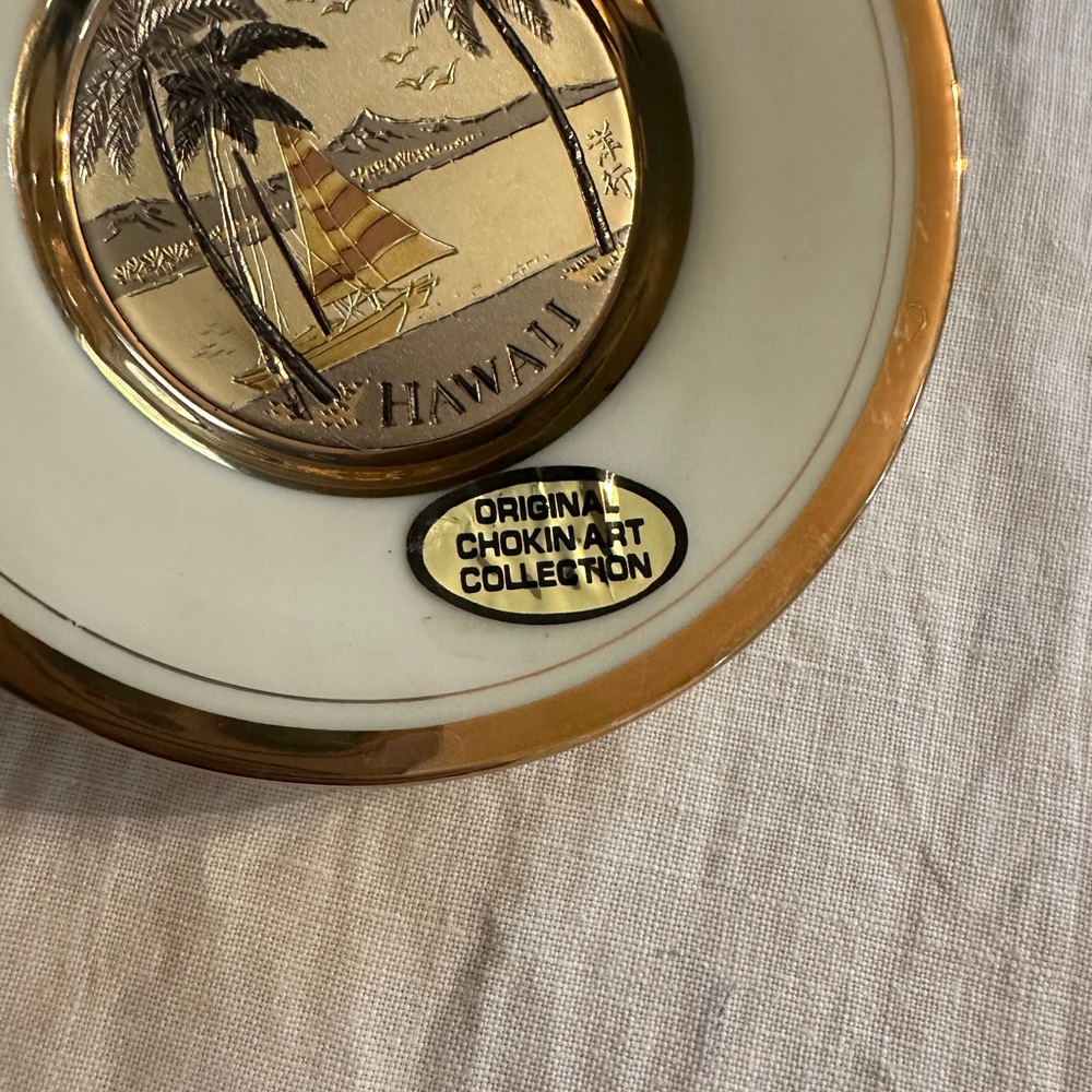 Gold and White Hawaii Decorative Plate